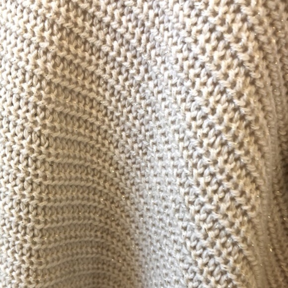 Chicos Lightweight Metallic Knit Fringed Poncho Neutral Color Gold Women OS NWT - Picture 11 of 17